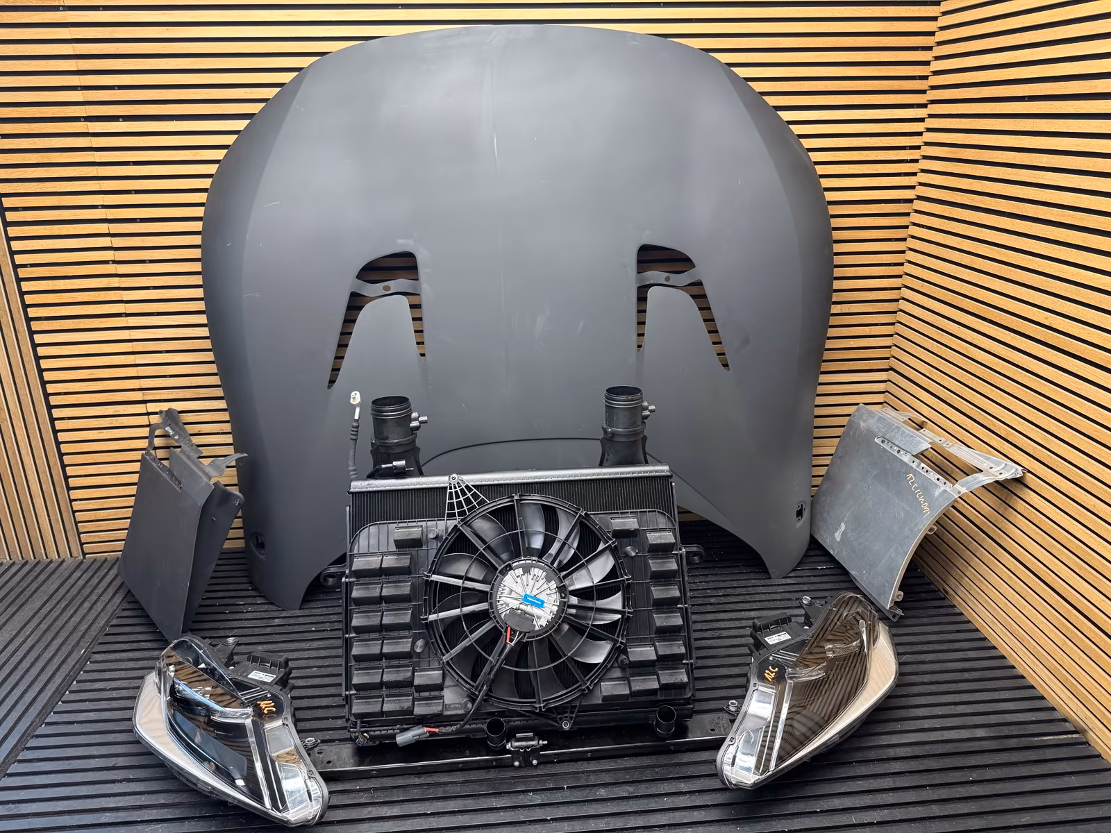 Ferrari 12Cilindri Headlights, Hood, Fan & Radiator