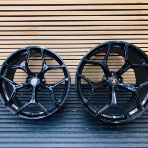 Lamborghini Revuelto Alloy Wheels