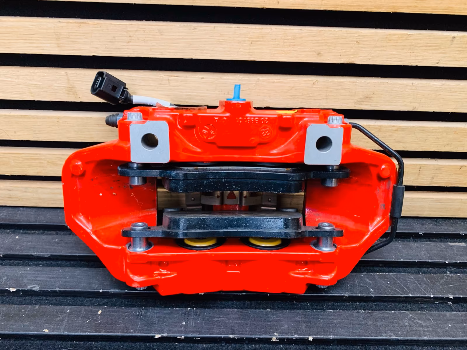 Lamborghini Revuelto Rear Brake Calipers - Image 3