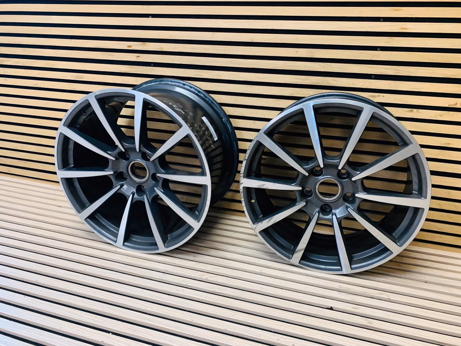 Porsche Carrera Alloy Wheel Set