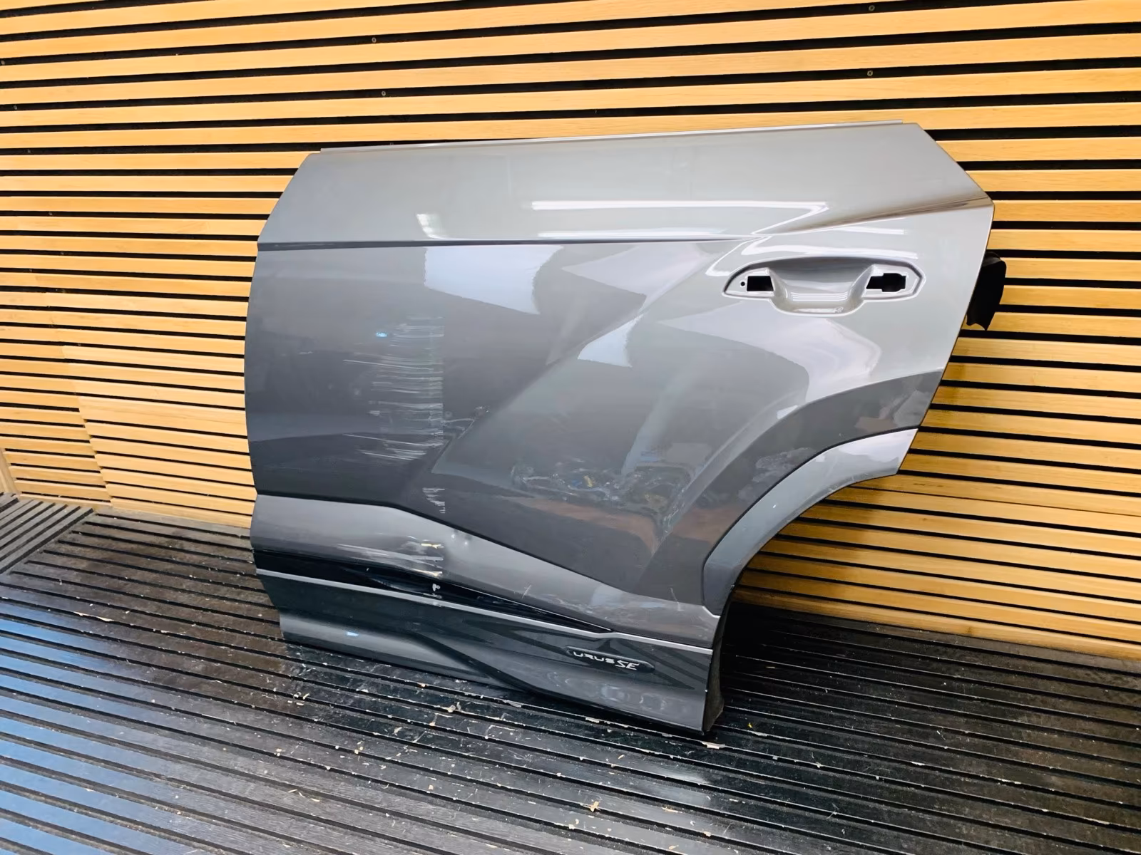 Lamborghini Urus Rear Left Door - Image 2