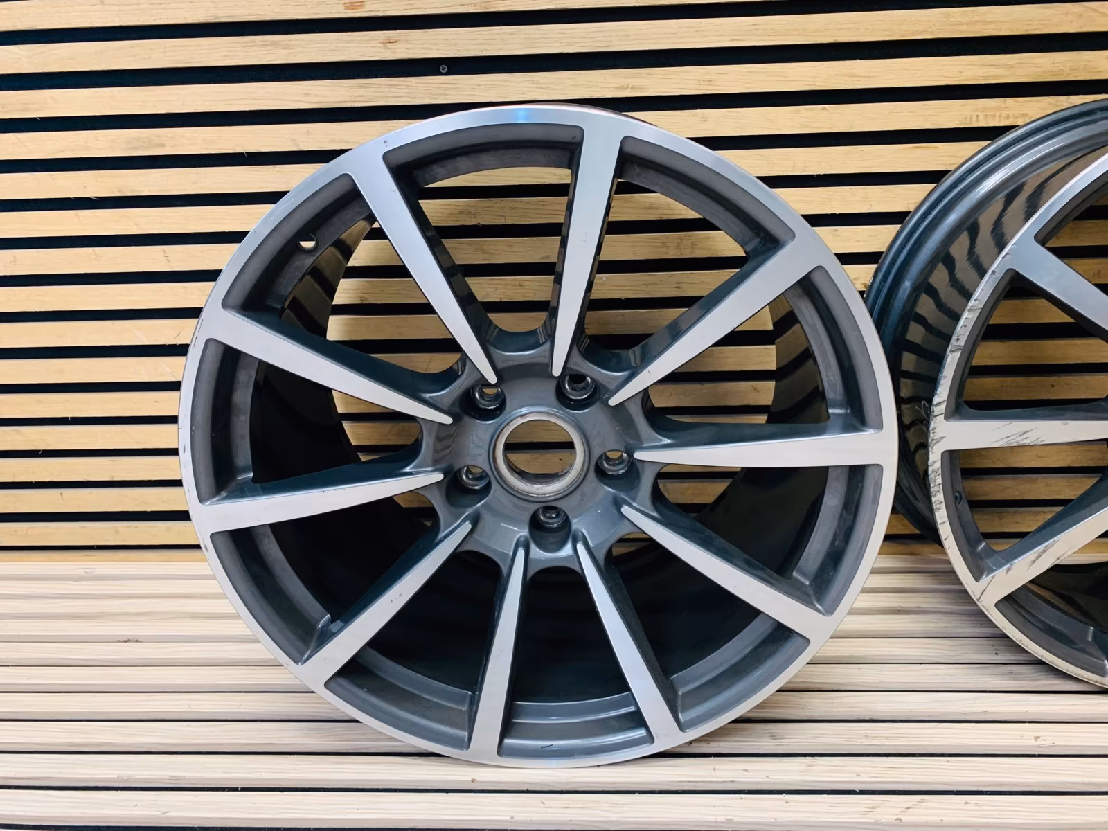 Porsche Carrera Alloy Wheel Set - Image 3