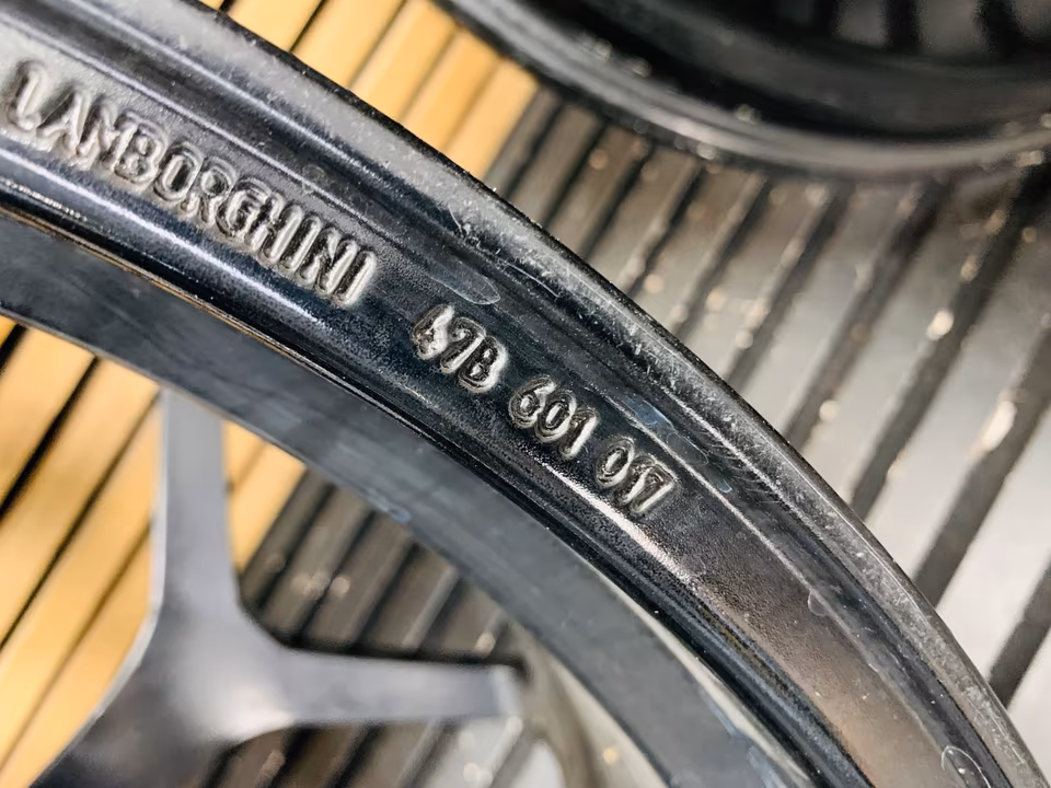Lamborghini Revuelto Alloy Wheels - Image 3