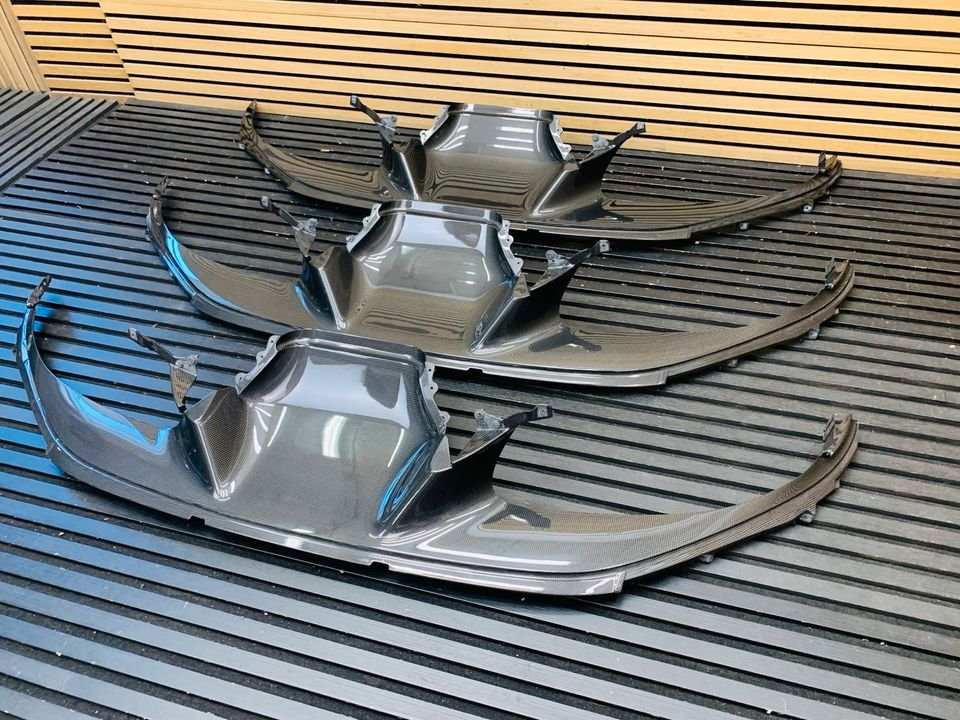 Ferrari F8 Carbon Front Splitter