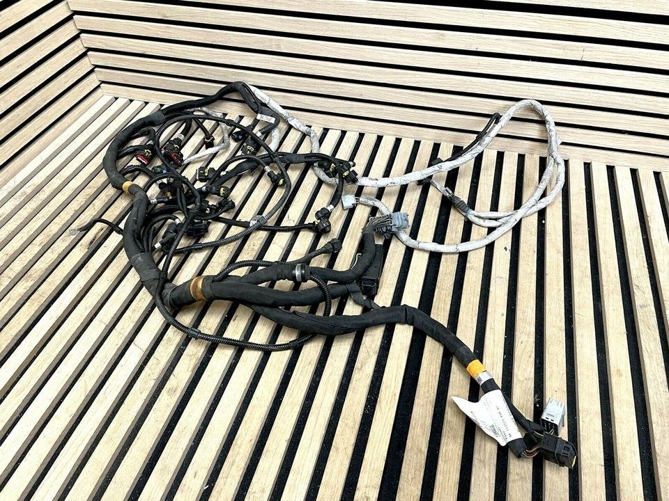 Ferrari FF right-hand fuel injection wiring harness - Image 3