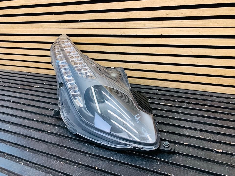 Ferrari FF Right Headlight