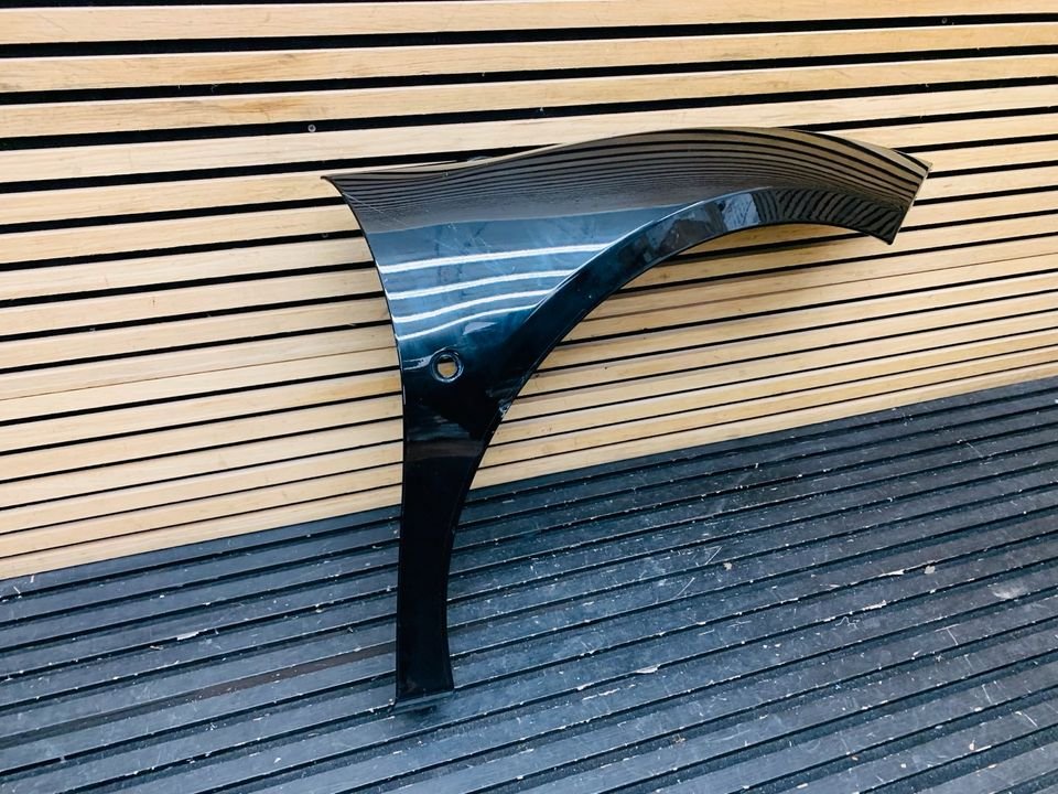 Ferrari 488 Pista right front fender