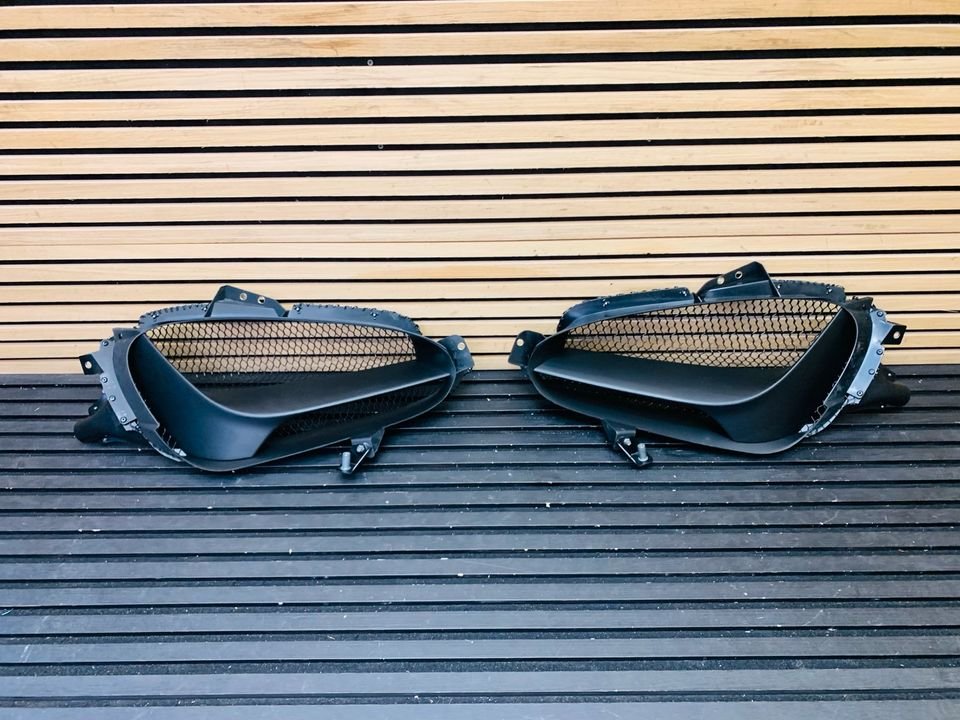 Ferrari SF90 Rear Air Intake Grilles