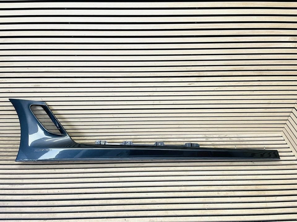 Ferrari 599 GTO right carbon side skirt