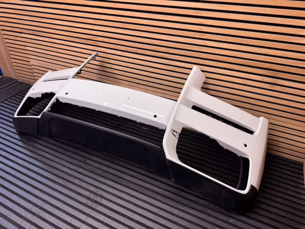 Rolls-Royce CULLINAN FRONT BUMPER - Image 2