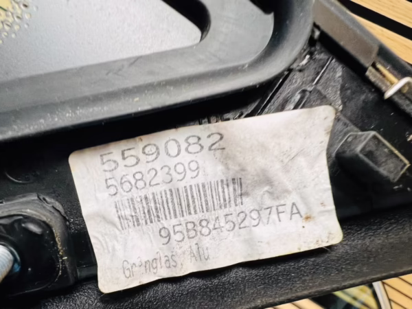 Porsche Macan Side Windows 95B845297FA 95B845298XM - Image 3