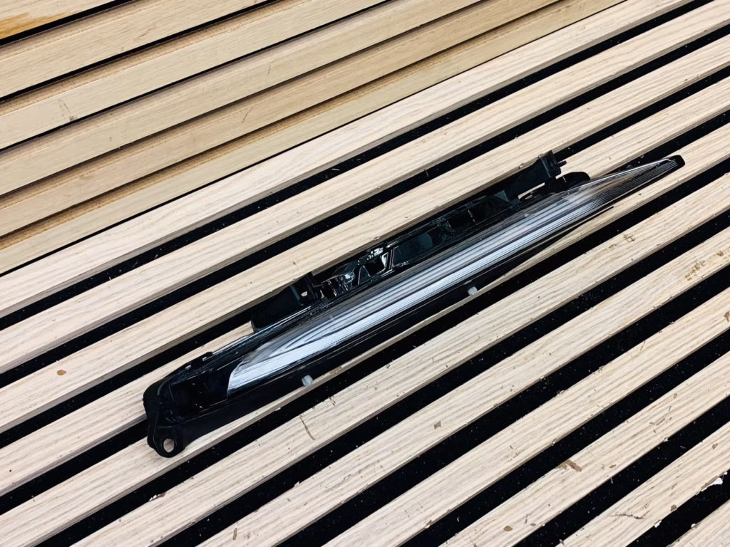 PORSCHE MACAN HEADLIGHT RIGHT 95B953042B - Image 8