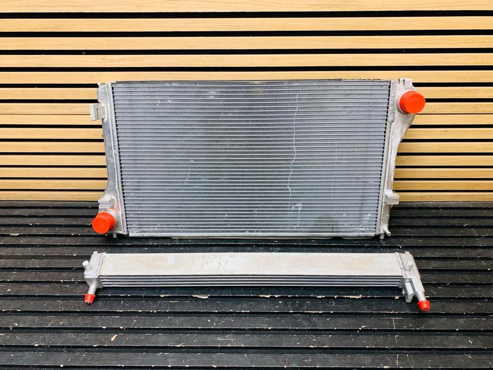 Aston Martin Vanquish DB9 Radiator Water Cooler