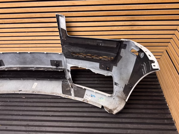 Rolls-Royce CULLINAN FRONT BUMPER - Image 9
